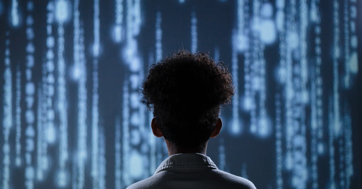 Understanding the Impact of Virtual Relationships on User Mental Health